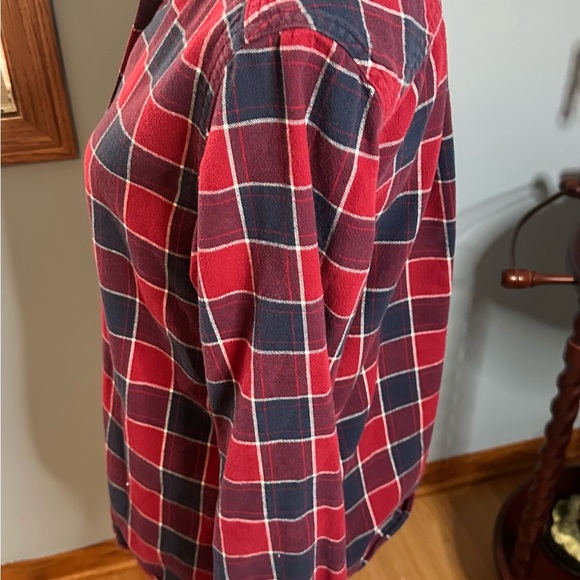 Cabela’s Women’s Size Medium Red Blue Flannel Cotton Button Up EUC - Picture 2 of 16